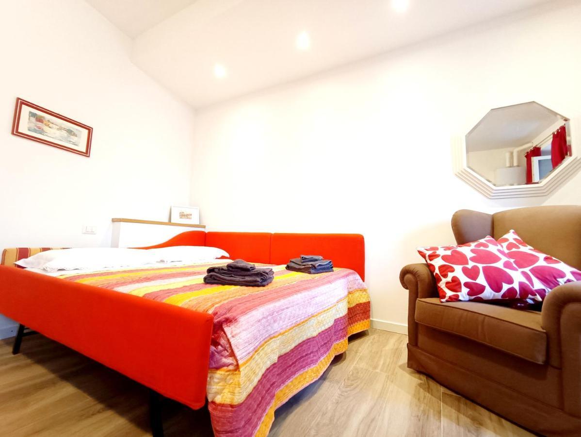 La Casa Del Barcaiolo Apartman Malgrate Kültér fotó