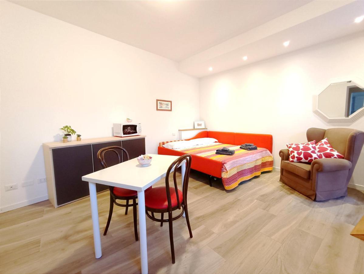 La Casa Del Barcaiolo Apartman Malgrate Kültér fotó